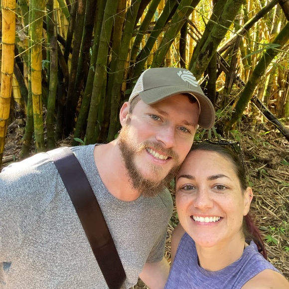 Meet your Posher, Nicole - Picture 2 of 2